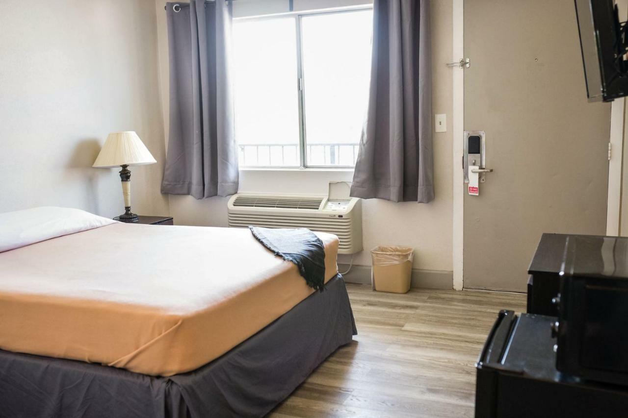 Merit Inn And Suites Μπόμοντ Εξωτερικό φωτογραφία